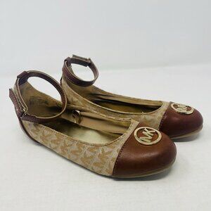 MICHAEL Michael Kors Youth Girls Size 1 Christabel Fabric MK Logo Flat Cognac S5